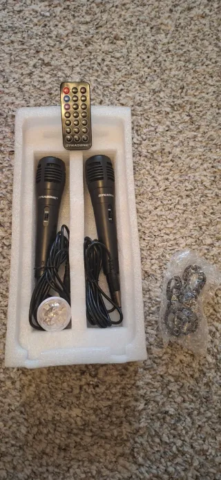 Karaoke Dynasonic E-025 con Luz Nuevo