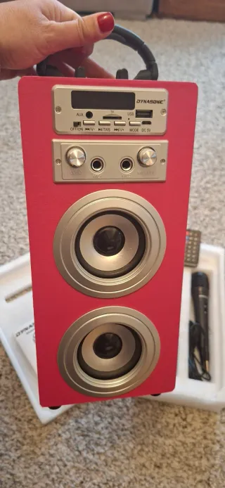 Karaoke Dynasonic E-025 con Luz Nuevo