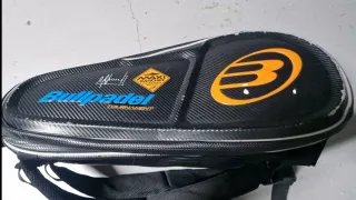 Paletero Bullpadel Negro y Azul