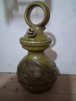 Antiguo botijo Cueva Santa