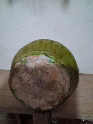 Antiguo botijo Cueva Santa