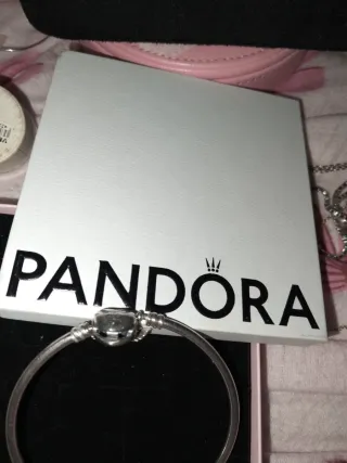 Pulsera Pandora rígida plata corazón no rebajo