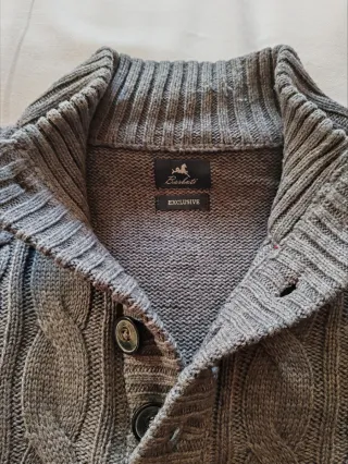 Maglione uomo grigio con bottoni