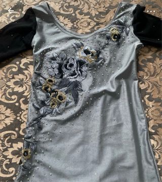 Mono patinaje artístico talla 10-12 Precioso