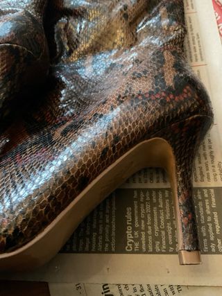 Botas altas de serpiente