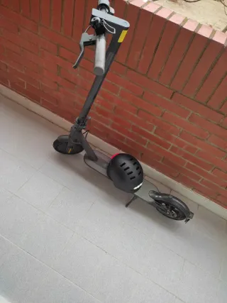 Patinete eléctrico + Casco con luces