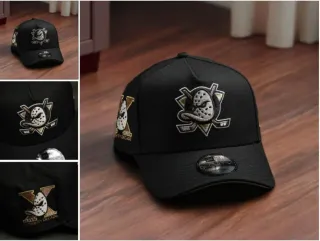 Gorra Negra con Logo Anaheim Ducks