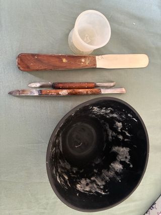 Taza resina y espátulas