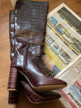 Botas altas de cuero marrón efecto cocodrilo