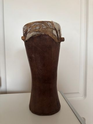 Tambor Sabar de madera con piel