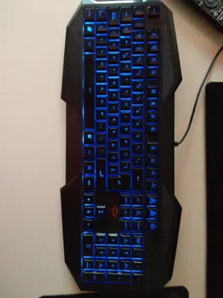 Teclado Gaming | Trust GXT 830-RW Avonn