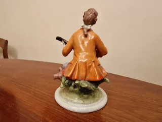 Capodimonte ceramica statuetta suonatore numerata