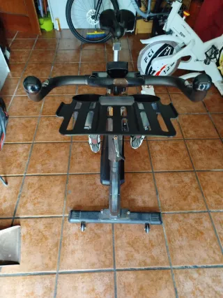 Bicicleta de Spinning Negra y Naranja