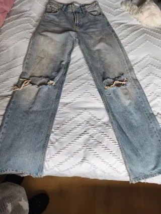 Pantalón vaquero desgastado mujer