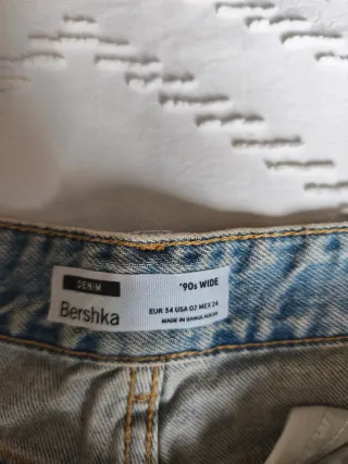 Pantalón vaquero desgastado mujer