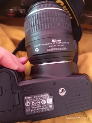 Cámara Nikon D3100 objetivo NIKKOR DX AF-S 18-55mm