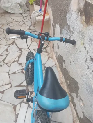 Bicicleta infantil azul