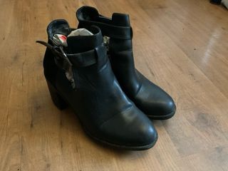 Botines Zara Tacón Ancho Negro