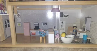 Casa de muñecas de madera