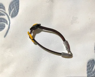 Pulsera cuero con broche plata