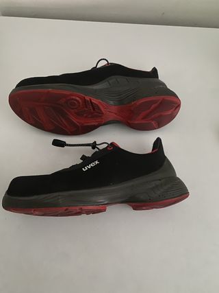 Zapatos de seguridad Uvex S1 negros