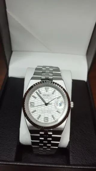 Reloj Seiko Mod Land-Dweller Flat Jubilee Blanco