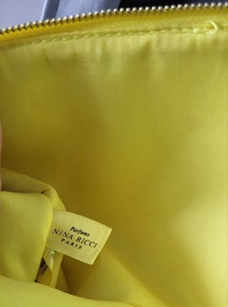 2 Bonitos neceseres sin estrenar.