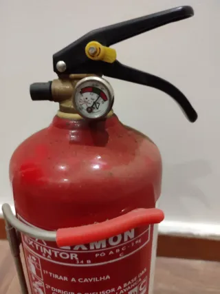 Extintor EXMON ABC com suporte