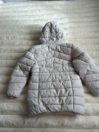 Abrigo acolchado niña C& Talla 7 años 122 a 128 cm