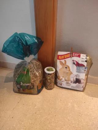 Jaula para mascotas gris y roja