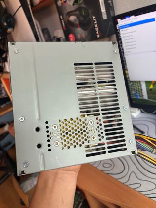Fuente de Alimentación PC Gris
