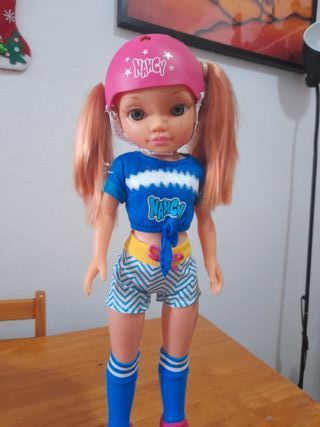 Muñeca Nancy con Hoverboard