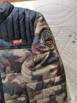 Cazadora bomber camuflaje niño Levis