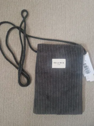 Bolso De La Mur gris bandolera.