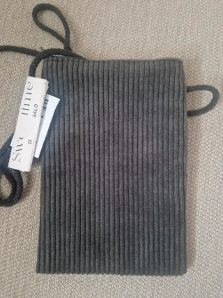 Bolso De La Mur gris bandolera.