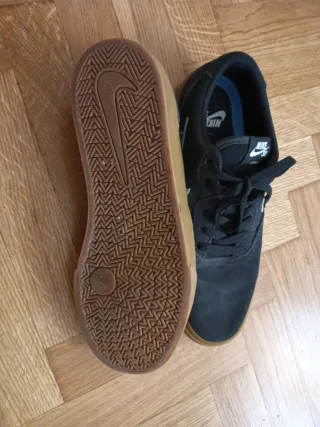 Zapatillas Nike SB Negras y Blancas