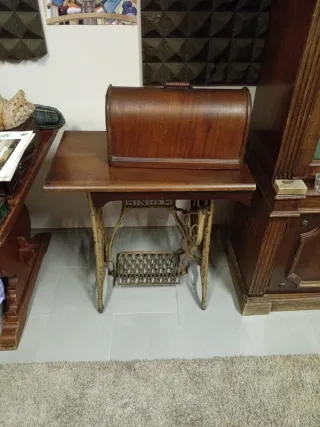 Máquina de coser Singer antigua