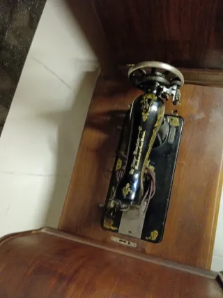 Máquina de coser Singer antigua
