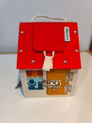 Casita de madera para habilidades motrices