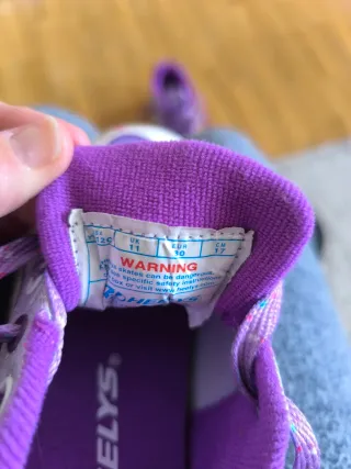Zapatillas Heelys Moradas con Ruedas talla 30