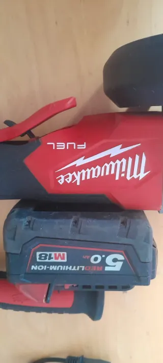 Amoladora Radial Milwaukee M18 Fuel