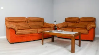 Sofá 2-3 plazas tela y madera