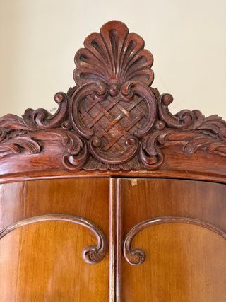 Armario grande de madera