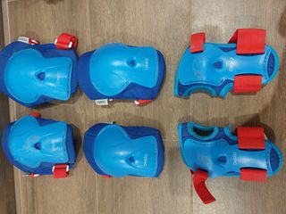 Patines en línea + protecciones + bolsa