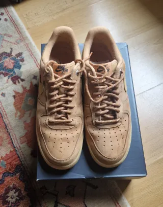 Nike Air Force 1 Beige/Marrón