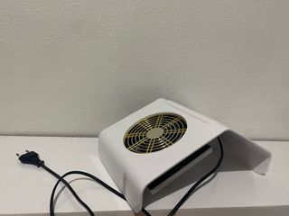 Aspirador de uñas blanco