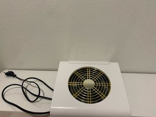 Aspirador de uñas blanco