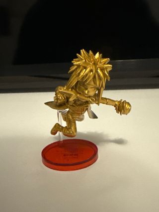 Figura Minato Dorada