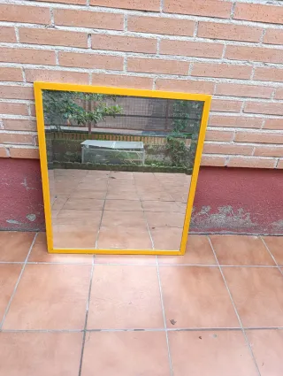 Espejo 80x70 cm Marco Amarillo