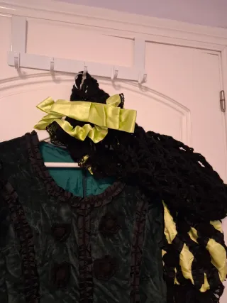 Traje de piconera con todos sus complementos